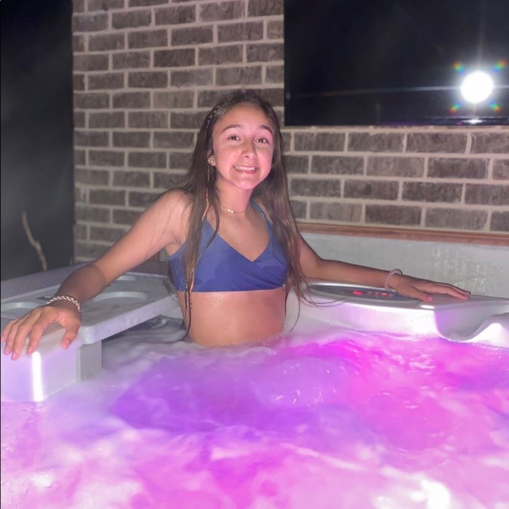 Meet your Posher, Lana